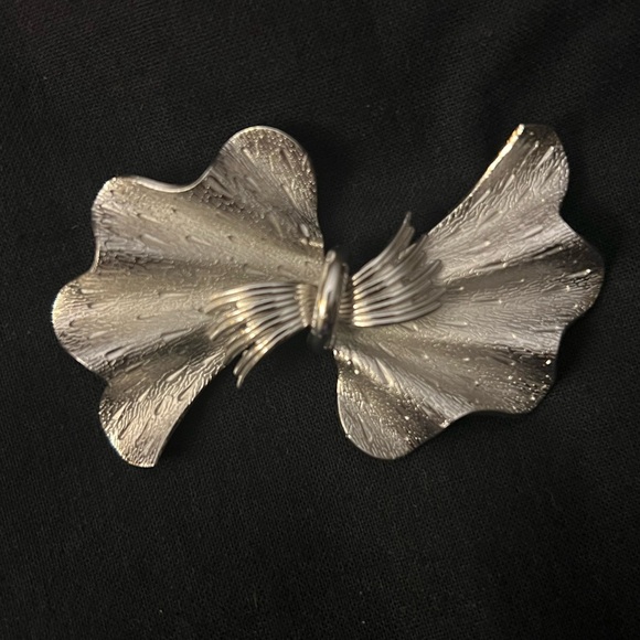 Vintage Coro Brooch - Picture 10 of 10